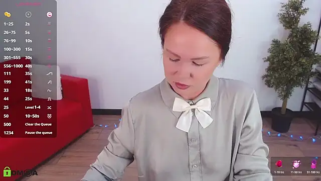 VickyGolden online show from 06-17-26, 05:21