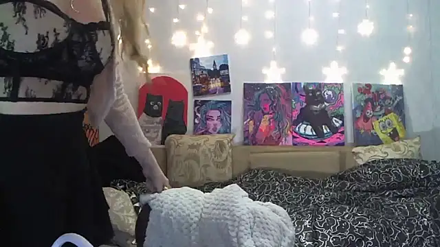 SecretSophia online show from 01-04-25, 09:31