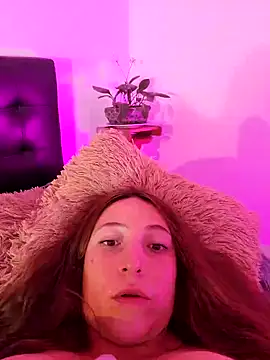 VickyHoult online show from 01-24-25, 10:19