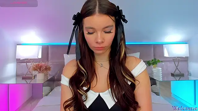 MiaMuse online show from 10-18-25, 07:25