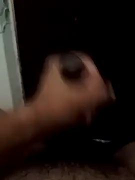 Snapshot of Deluxe_dick chatting on 01-19-25, 04:33 Deluxe dick online show from 01-19-25, 04:33