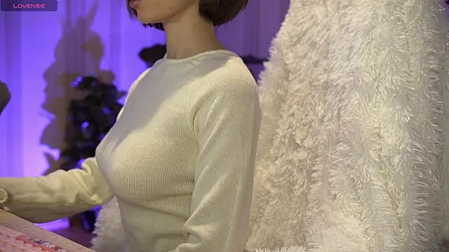 Snapshot of Danielle_Thomas chatting on 12-14-24, 06:02 Danielle Thomas online show from 12-14-24, 06:02