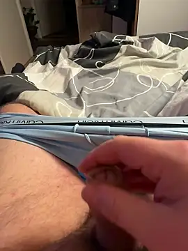 Snapshot of Tomi2244 chatting on 11-20-25, 05:12 Tomi2244 online show from 11-20-25, 05:12