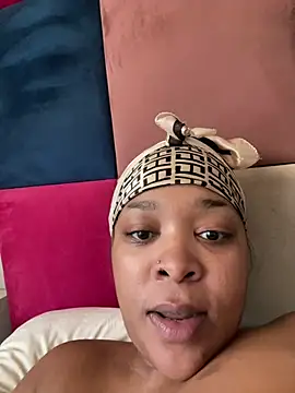 Snapshot of sexyTHANDO chatting on 05-16-26, 05:26 sexyTHANDO online show from 05-16-26, 05:26