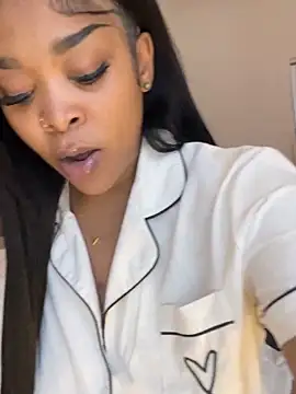 Snapshot of sexyTHANDO chatting on 05-16-26, 12:59 sexyTHANDO online show from 05-16-26, 12:59