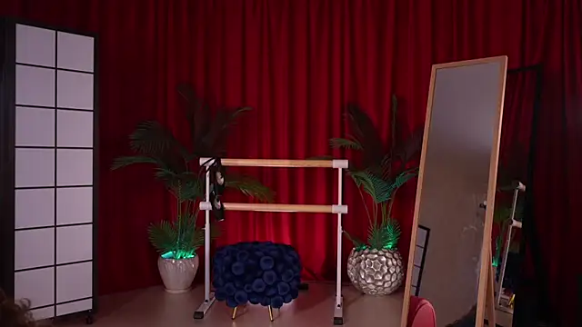 KittyCaitlin online show from 11-22-25, 12:20