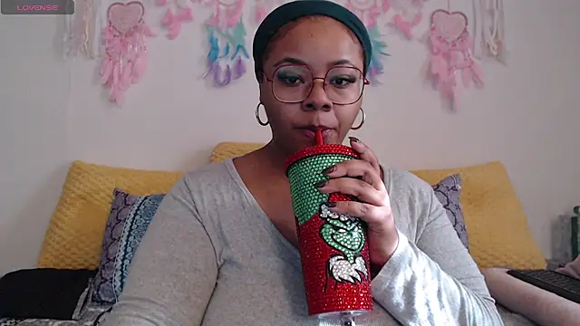 Snapshot of -khayaparker chatting on 12-21-24, 05:51 -khayaparker online show from 12-21-24, 05:51