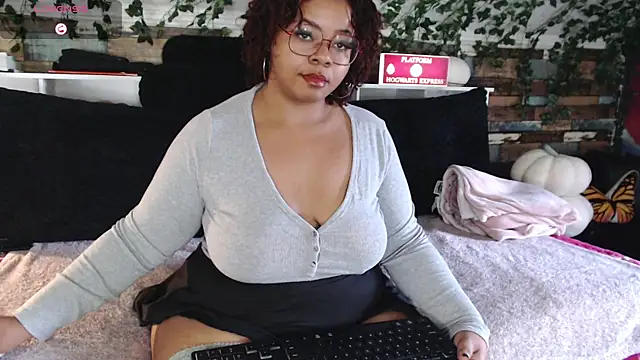 Snapshot of -khayaparker chatting on 12-28-24, 07:22 -khayaparker online show from 12-28-24, 07:22