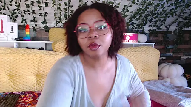 Snapshot of -khayaparker chatting on 01-17-25, 01:56 -khayaparker online show from 01-17-25, 01:56
