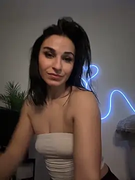 OIivia online show from 03-06-25, 01:16