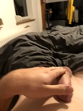 Snapshot of Bropp19 chatting on 10-10-25, 11:04 Bropp19 online show from 10-10-25, 11:04