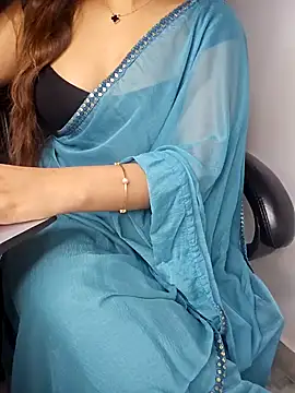 Snapshot of aliyaah_singh chatting on 03-05-25, 08:42 aliyaah singh online show from 03-05-25, 08:42