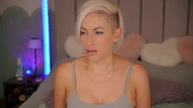 VickySecret96 online show from 09-27-25, 04:34