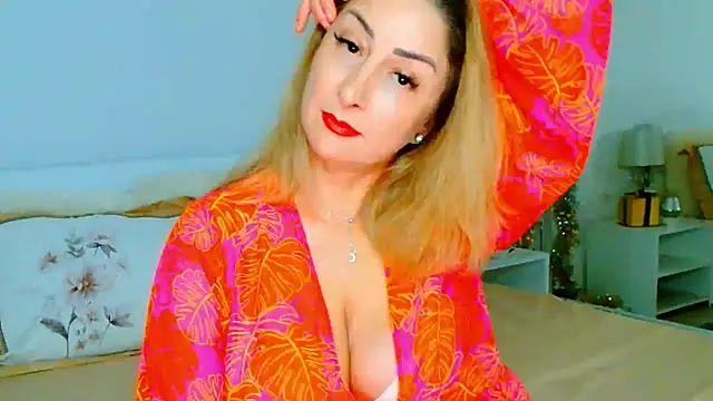 Snapshot of Tyana40 chatting on 01-28-25, 05:43 Tyana40 online show from 01-28-25, 05:43