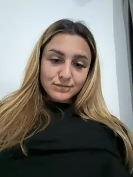 NicolePlay online show from 04-17-26, 08:01