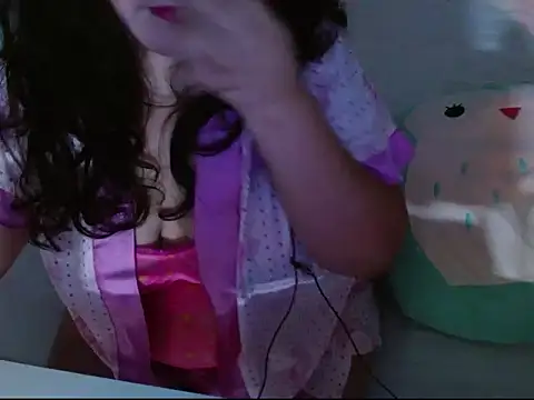 Snapshot of KittyK3 chatting on 03-08-25, 04:23 KittyK3 online show from 03-08-25, 04:23