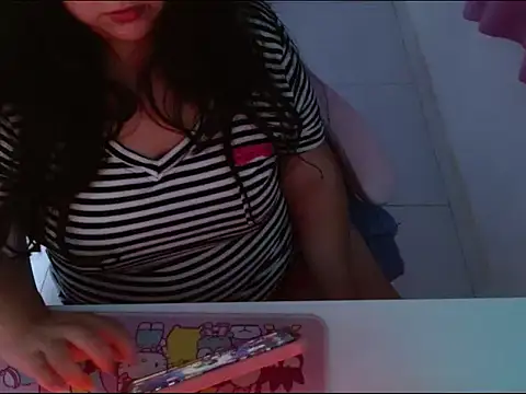 Snapshot of KittyK3 chatting on 10-08-25, 03:48 KittyK3 online show from 10-08-25, 03:48