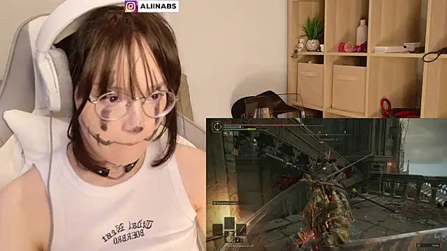 Snapshot of aliiiiiina chatting on 01-30-25, 04:02 aliiiiiina online show from 01-30-25, 04:02