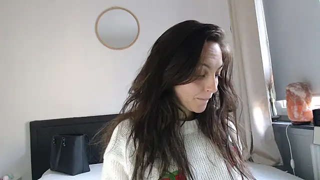 Snapshot of Katze22 chatting on 01-03-25, 09:47 Katze22 online show from 01-03-25, 09:47