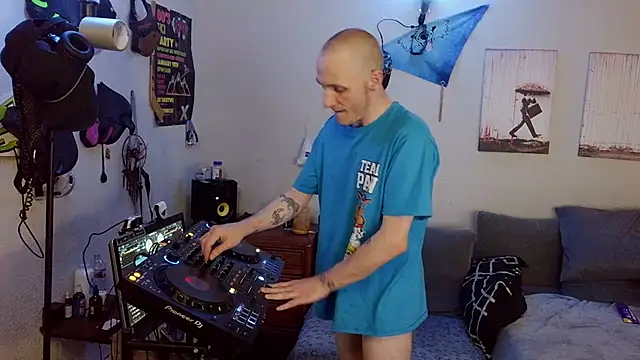 pyrowuff online show from 07-07-26, 07:45