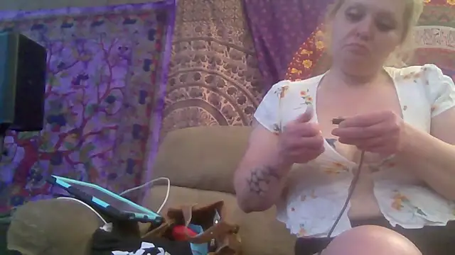 Mostlikely2suckseed88 online show from 05-19-26, 10:27