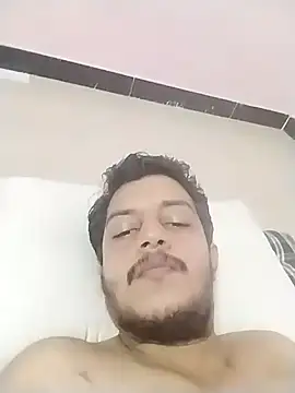 Snapshot of dzboy1994 chatting on 11-18-25, 04:33 dzboy1994 online show from 11-18-25, 04:33