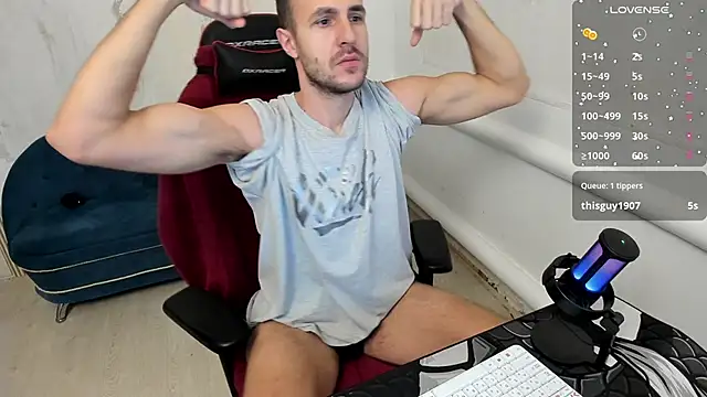 Snapshot of Raamoss chatting on 12-25-24, 04:01 Raamoss online show from 12-25-24, 04:01