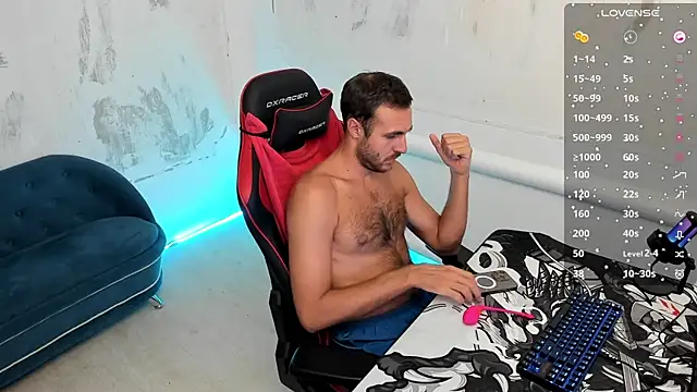 Snapshot of Raamoss chatting on 03-18-25, 08:59 Raamoss online show from 03-18-25, 08:59