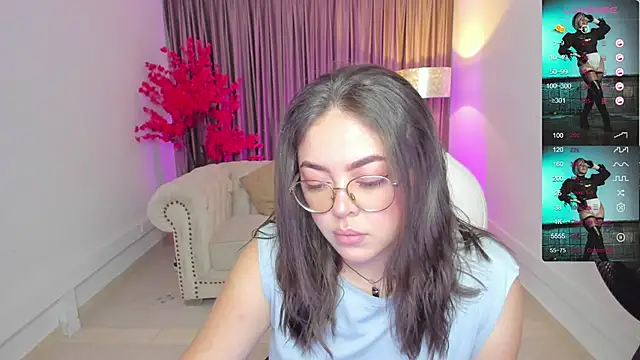 Snapshot of emmy_walker chatting on 02-03-25, 10:58 emmy walker online show from 02-03-25, 10:58