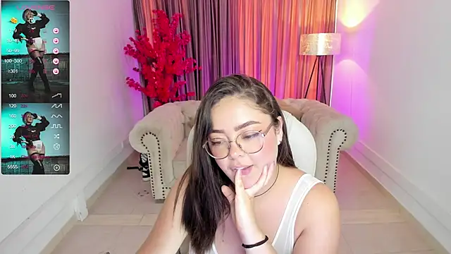 Snapshot of emmy_walker chatting on 03-01-25, 02:13 emmy walker online show from 03-01-25, 02:13