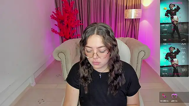 Snapshot of emmy_walker chatting on 03-06-25, 10:52 emmy walker online show from 03-06-25, 10:52