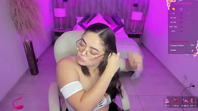 Snapshot of emmy_walker chatting on 09-22-25, 11:01 emmy walker online show from 09-22-25, 11:01