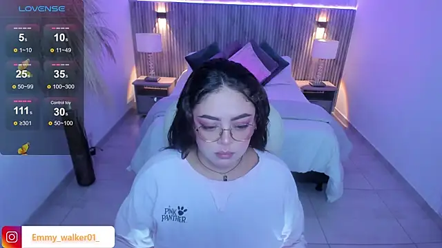 Snapshot of emmy_walker chatting on 10-03-25, 11:07 emmy walker online show from 10-03-25, 11:07