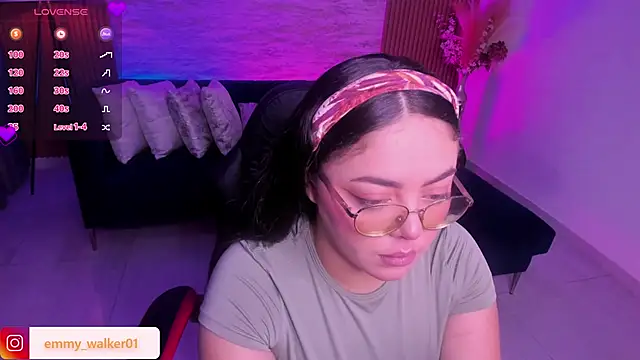 Snapshot of emmy_walker chatting on 11-14-25, 11:09 emmy walker online show from 11-14-25, 11:09