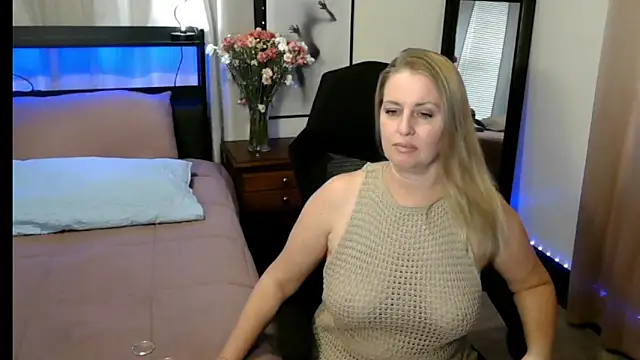 HollieBim online show from 09-11-25, 03:12