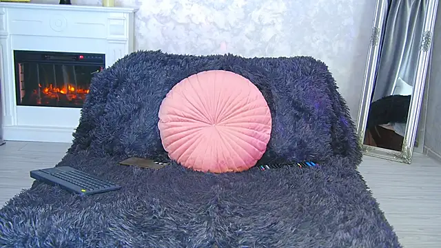 Michelle90u online show from 11-17-25, 05:08