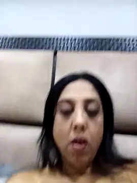 Snapshot of Mahi4luv chatting on 03-08-25, 07:42 Mahi4luv online show from 03-08-25, 07:42