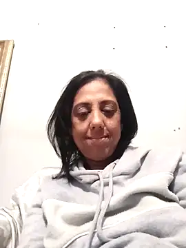 Snapshot of Mahi4luv chatting on 09-30-25, 11:54 Mahi4luv online show from 09-30-25, 11:54