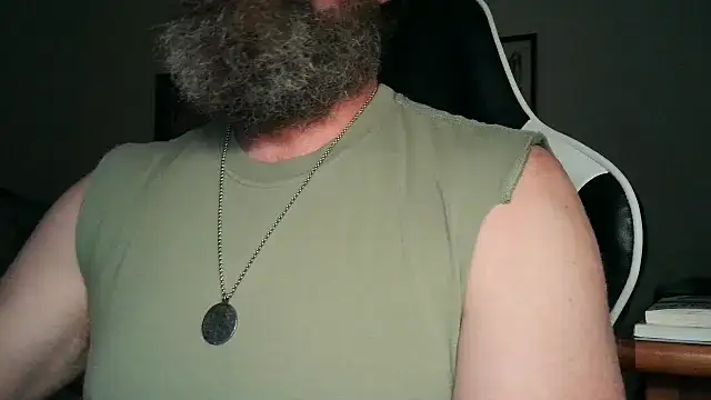 Snapshot of usdirtymikee9 chatting on 09-27-25, 01:21 usdirtymikee9 online show from 09-27-25, 01:21