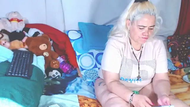 estrellita fugaz16x online show from 11-30-25, 03:43