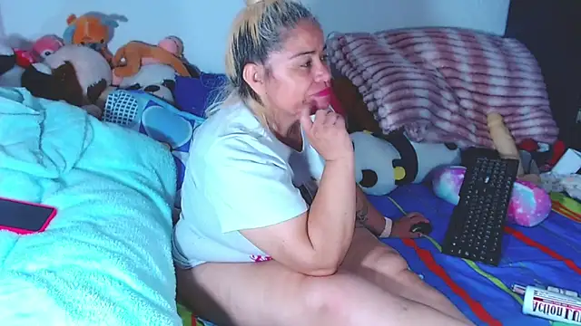estrellita fugaz16x online show from 06-05-26, 03:02