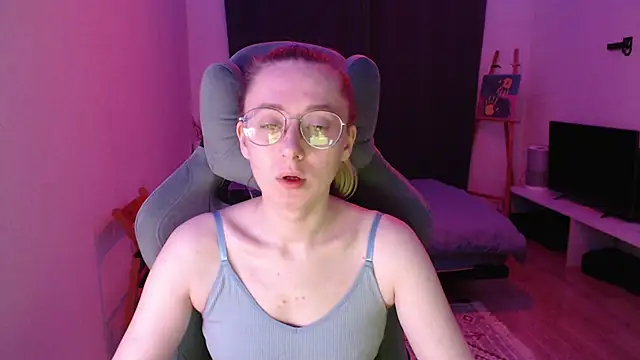 AnabelFrel online show from 11-16-25, 01:11