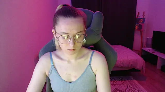 AnabelFrel online show from 12-04-25, 01:26