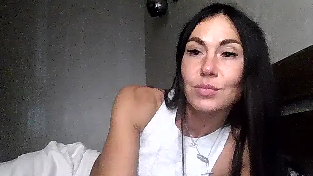 JulianaGold1 online show from 10-18-25, 07:14