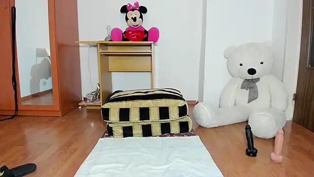 AnneQueen online show from 12-18-24, 08:42