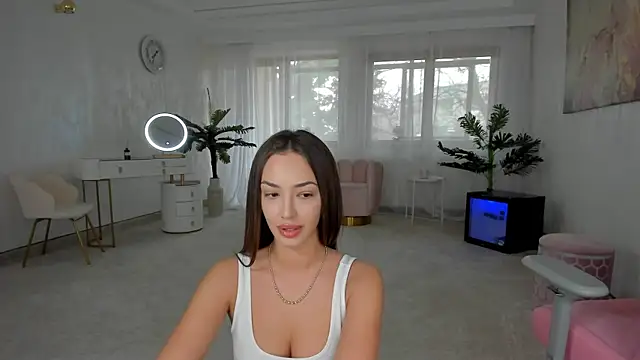 TiffanyHouston  online show from 12-22-24, 07:44