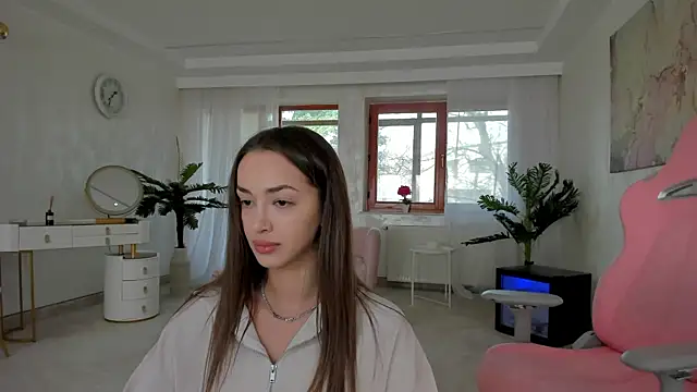 TiffanyHouston  online show from 03-12-25, 06:51