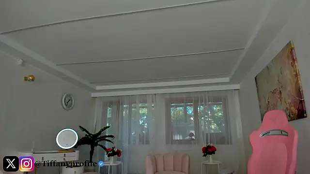 TiffanyHouston  online show from 09-18-25, 06:15