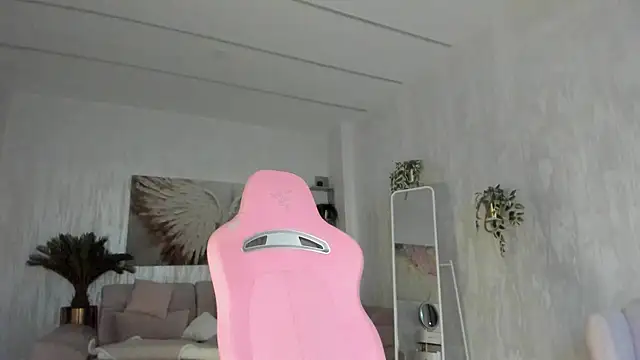 TiffanyHouston  online show from 07-04-26, 05:35
