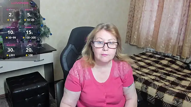 Snapshot of Frau_Marta chatting on 12-26-24, 09:33 Frau Marta online show from 12-26-24, 09:33